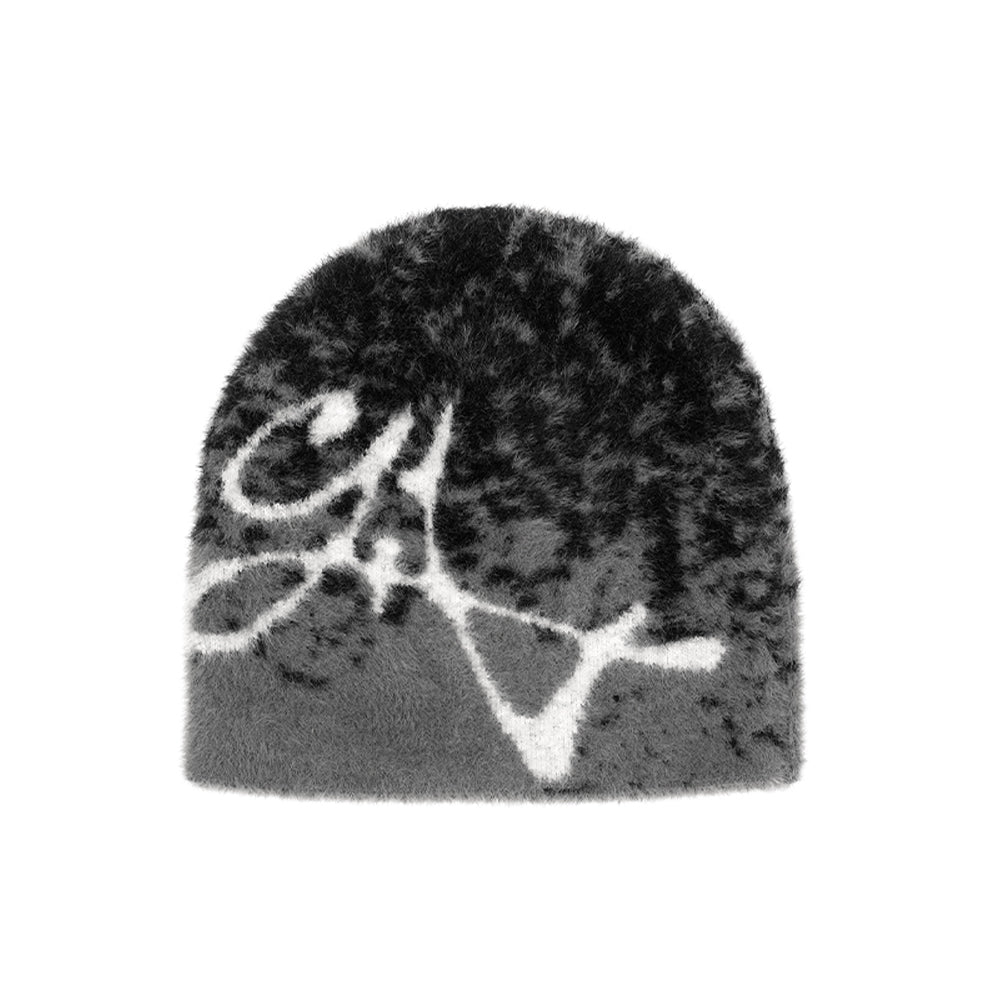 ASHEN FLUFF BEANIE – running – img1 – fluff-beanie-ashen-h24