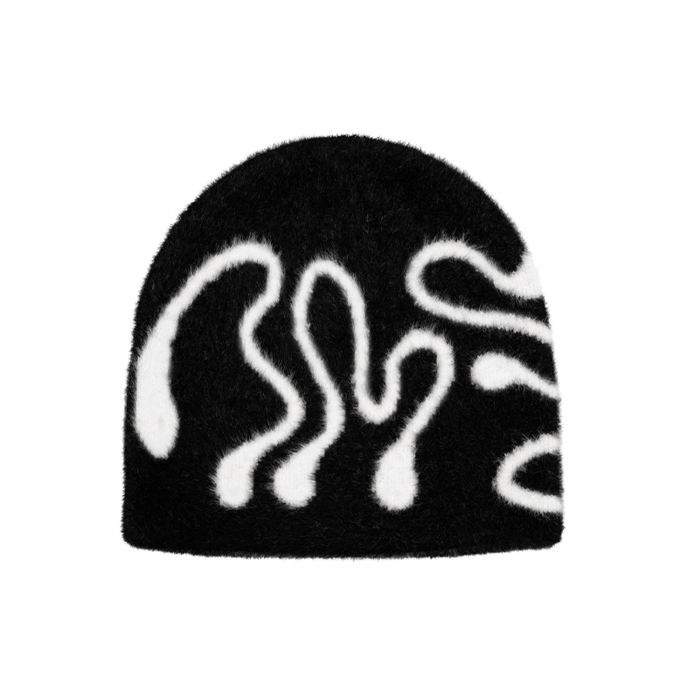 MIRKA FLUFF BEANIE – running – img1 – fluff-beanie-mirka-drop
