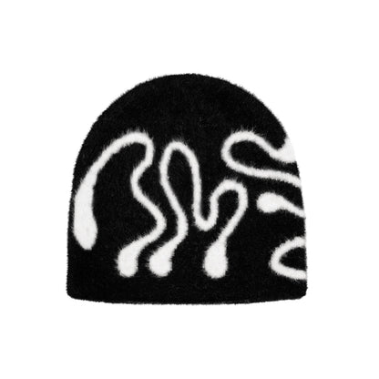 MIRKA FLUFF BEANIE – running – img1 – fluff-beanie-mirka-drop